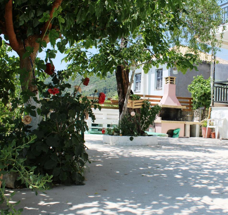 Casa Serena Asprogerakata Exteriör bild